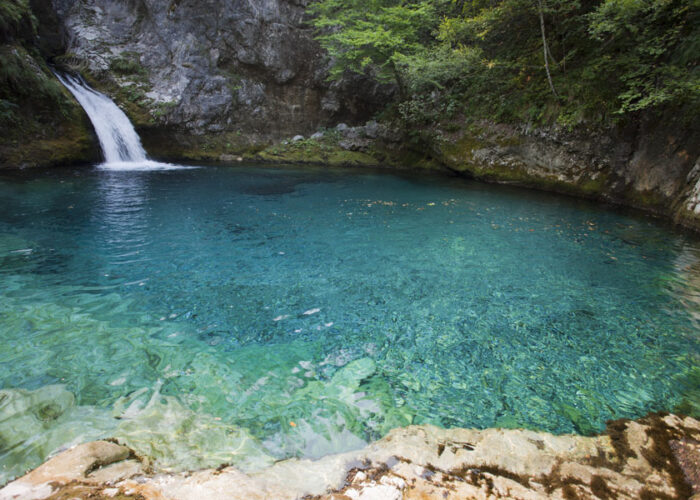 Blue Eye theth, reizen naar Albanië, Azure Escapes